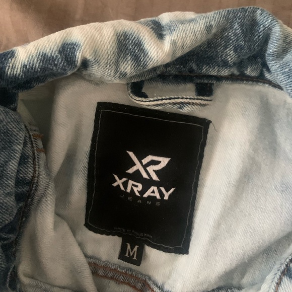 Jean jacket - Picture 2 of 3